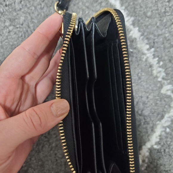 Michael Kora Wallet - Picture 3 of 3